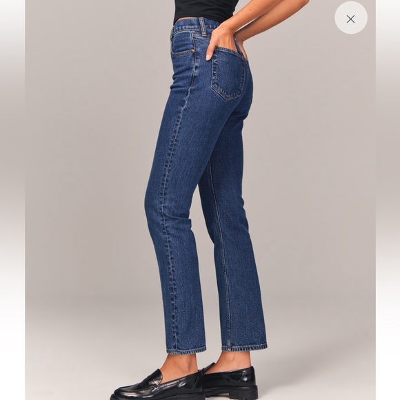 Abercrombie Ultra High Rise Ankle Straight Jean - Picture 5 of 12